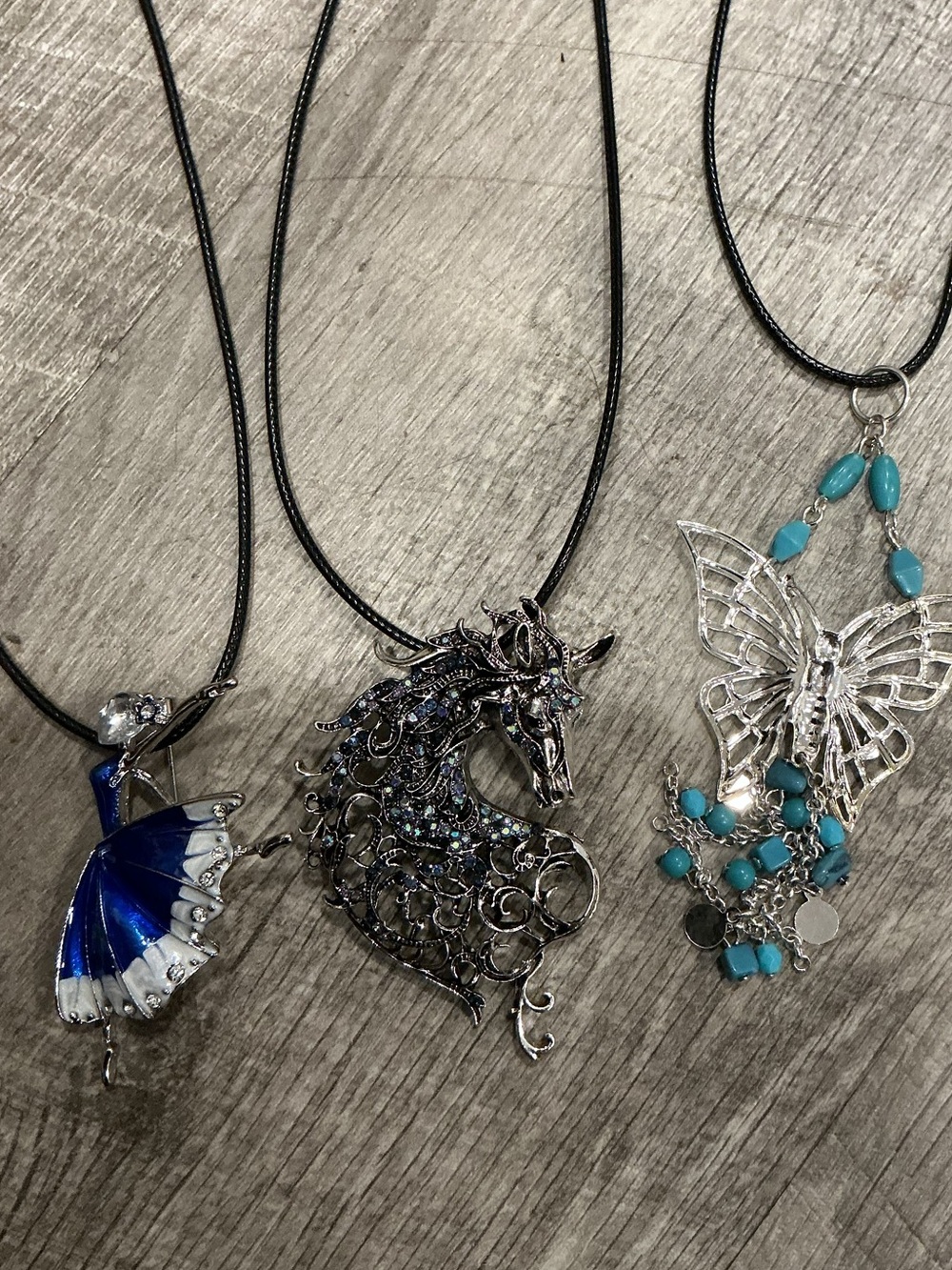 Silver Filigree necklace with Accents